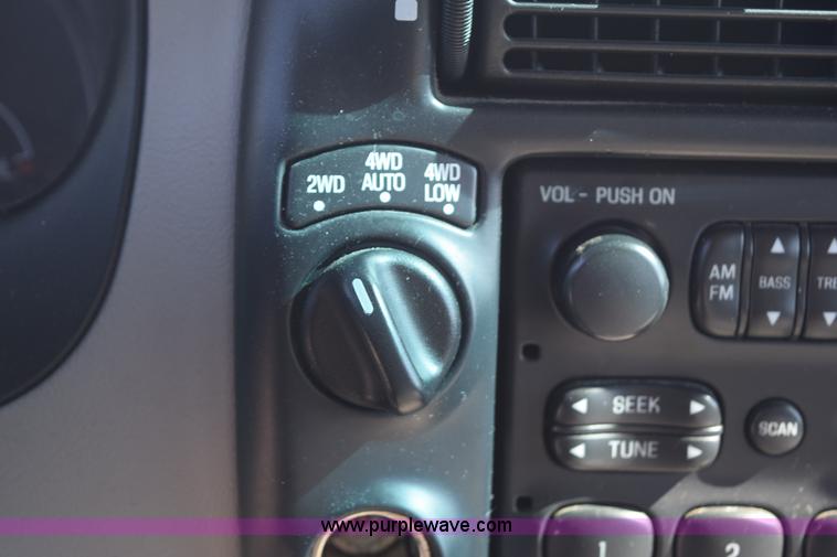 image for item K6152 1995 Ford Explorer SUV