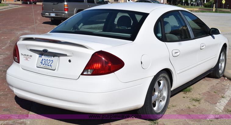 image for item K6153 2002 Ford Taurus