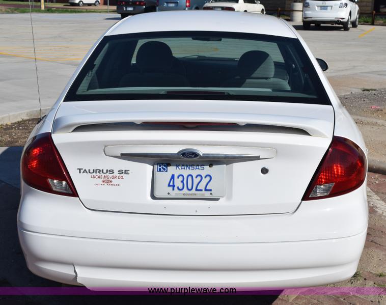 image for item K6153 2002 Ford Taurus