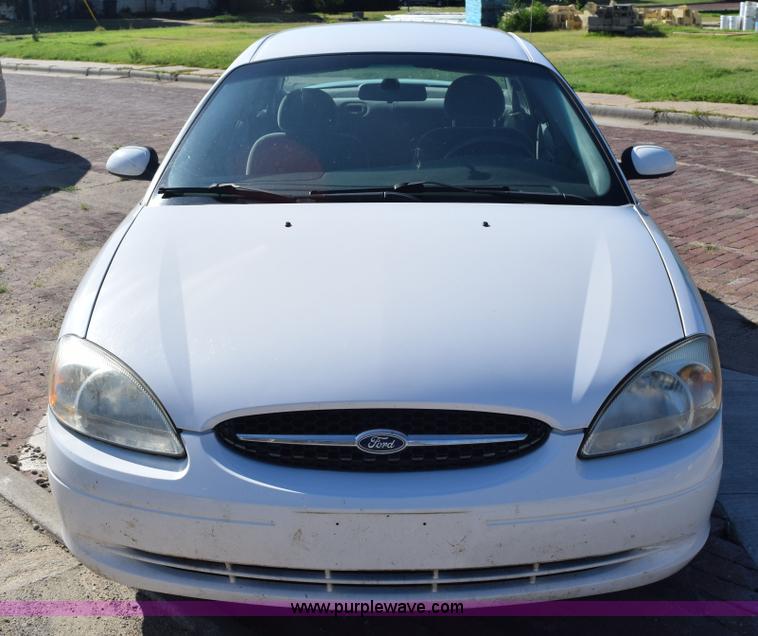 image for item K6153 2002 Ford Taurus