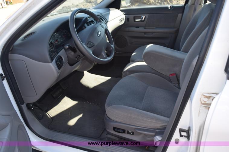 image for item K6153 2002 Ford Taurus