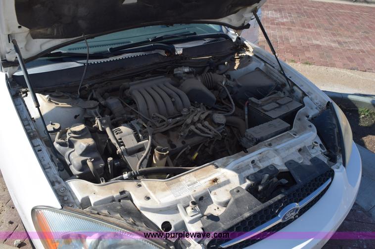 image for item K6153 2002 Ford Taurus