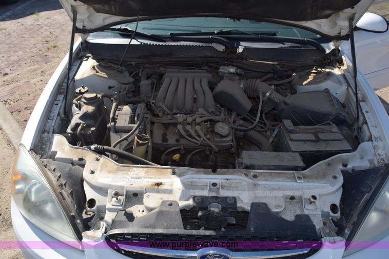 image for item K6153 2002 Ford Taurus