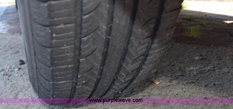 image for item K6153 2002 Ford Taurus