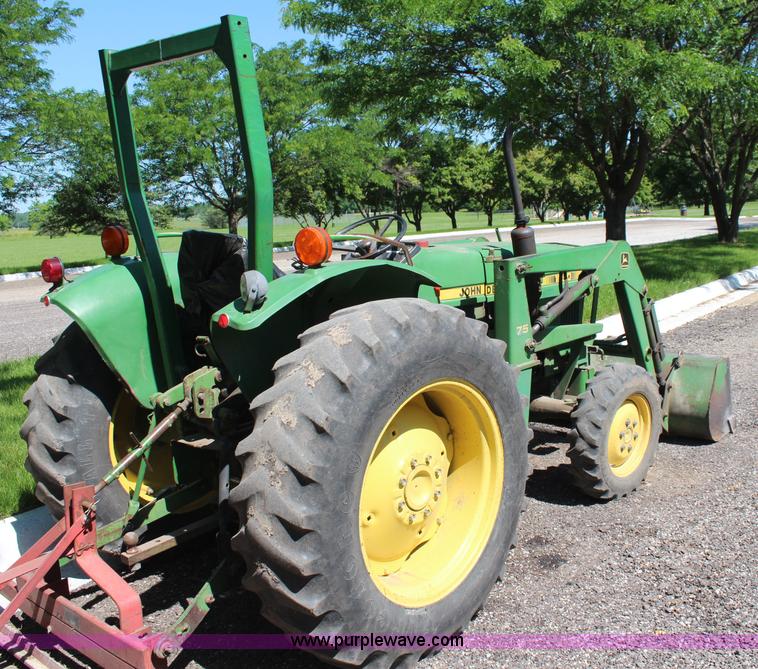 image for item K6943 1988 John Deere 1050 tractor