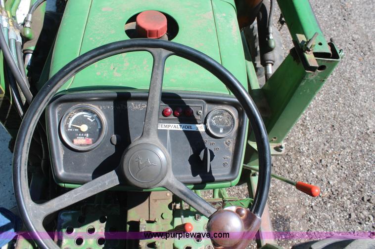 image for item K6943 1988 John Deere 1050 tractor