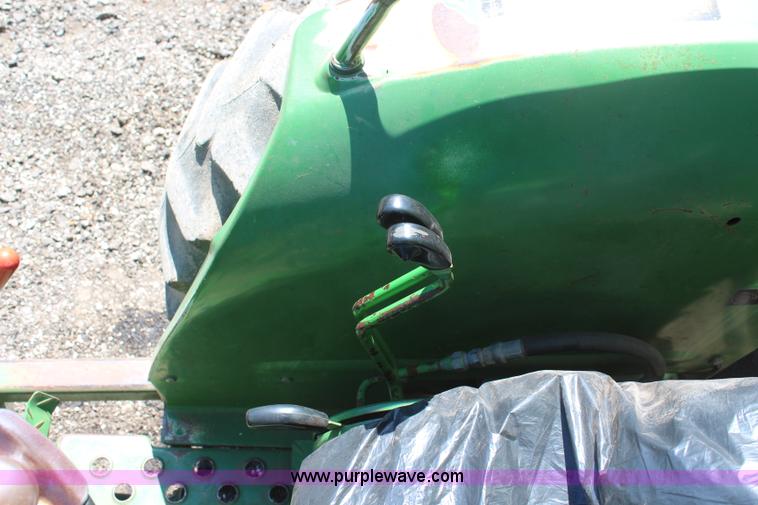 image for item K6943 1988 John Deere 1050 tractor