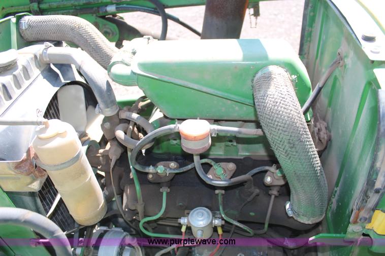 image for item K6943 1988 John Deere 1050 tractor