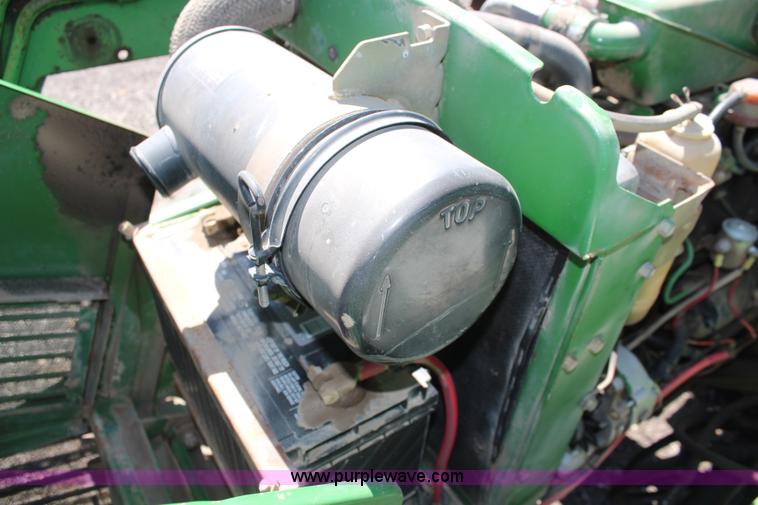 image for item K6943 1988 John Deere 1050 tractor