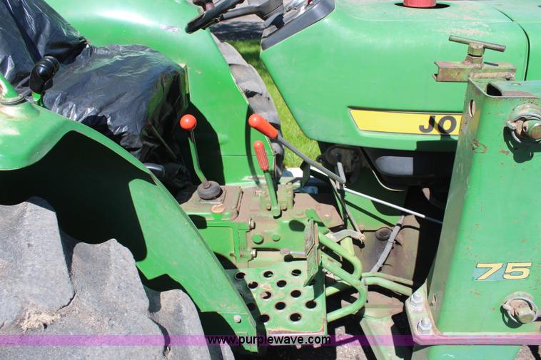 image for item K6943 1988 John Deere 1050 tractor