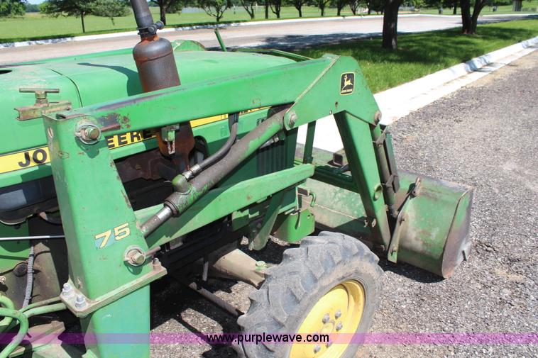 image for item K6943 1988 John Deere 1050 tractor