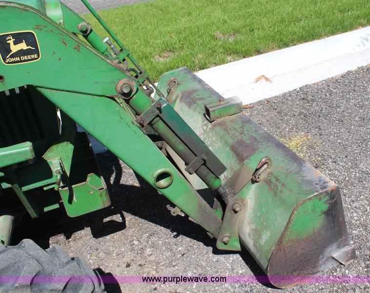 image for item K6943 1988 John Deere 1050 tractor