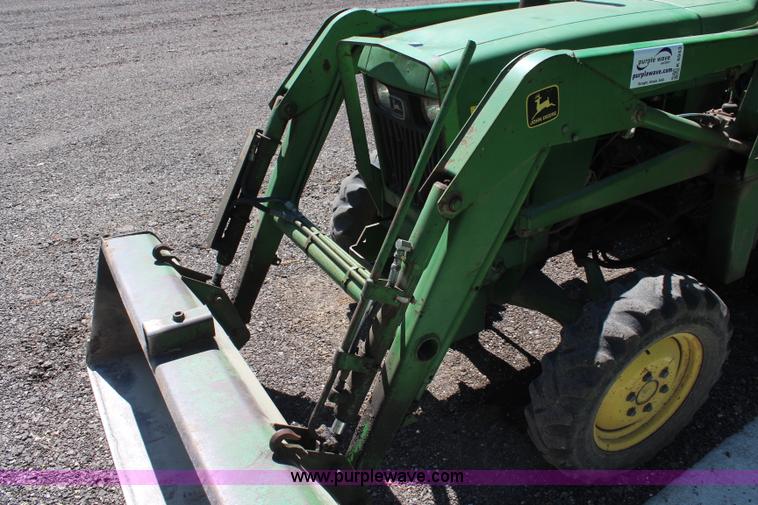 image for item K6943 1988 John Deere 1050 tractor
