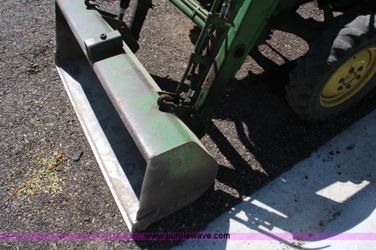 image for item K6943 1988 John Deere 1050 tractor