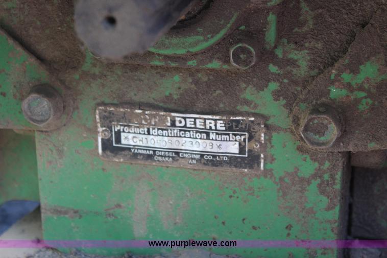 image for item K6943 1988 John Deere 1050 tractor