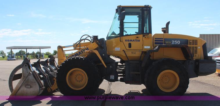 image for item K6983 2005 Komatsu WA250-5L wheel loader