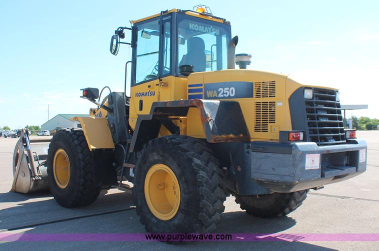 image for item K6983 2005 Komatsu WA250-5L wheel loader