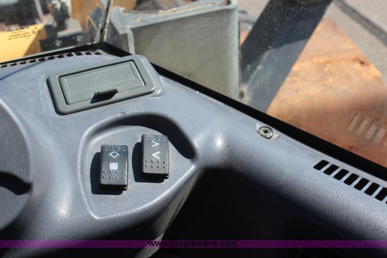 image for item K6983 2005 Komatsu WA250-5L wheel loader