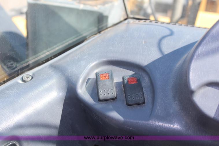 image for item K6983 2005 Komatsu WA250-5L wheel loader