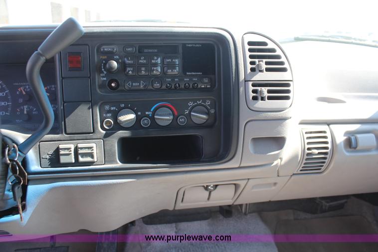 image for item K6984 1996 Chevrolet Tahoe SUV