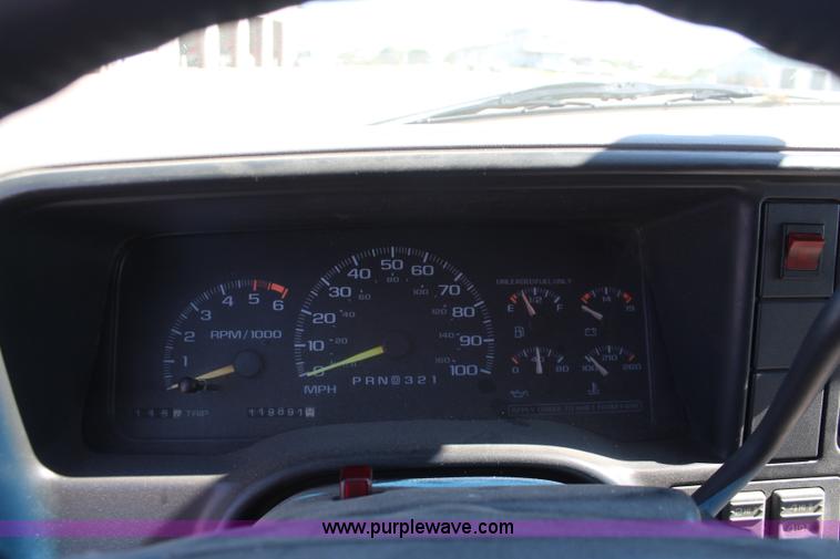 image for item K6984 1996 Chevrolet Tahoe SUV