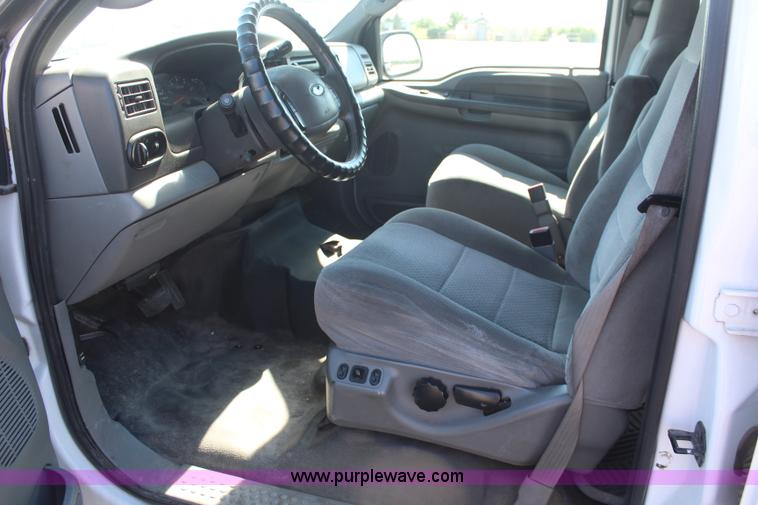 image for item K6985 2003 Ford Excursion XLT SUV