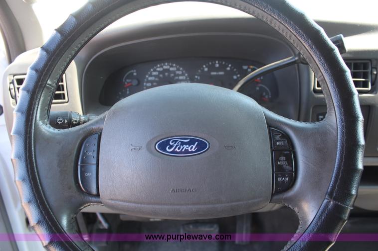 image for item K6985 2003 Ford Excursion XLT SUV