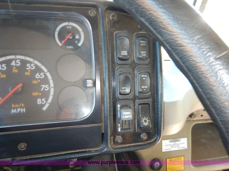 image for item K7442 2005 Freightliner FS65 Thomas school bus