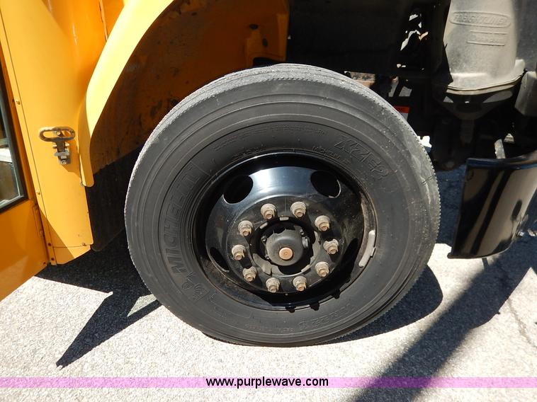 image for item K7442 2005 Freightliner FS65 Thomas school bus