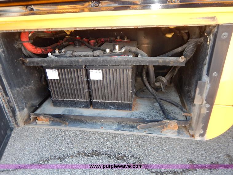 image for item K7442 2005 Freightliner FS65 Thomas school bus