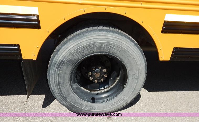 image for item K7442 2005 Freightliner FS65 Thomas school bus
