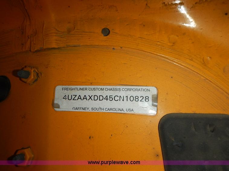 image for item K7442 2005 Freightliner FS65 Thomas school bus