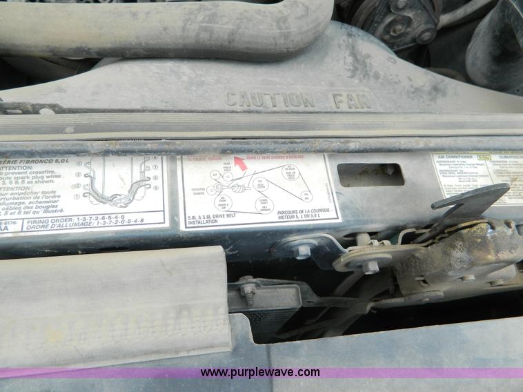 image for item K8137 1994 Ford F150 pickup truck