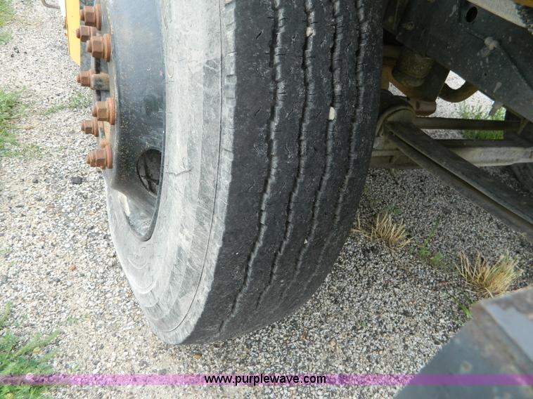 image for item K8138 1995 Blue Bird B7 school bus