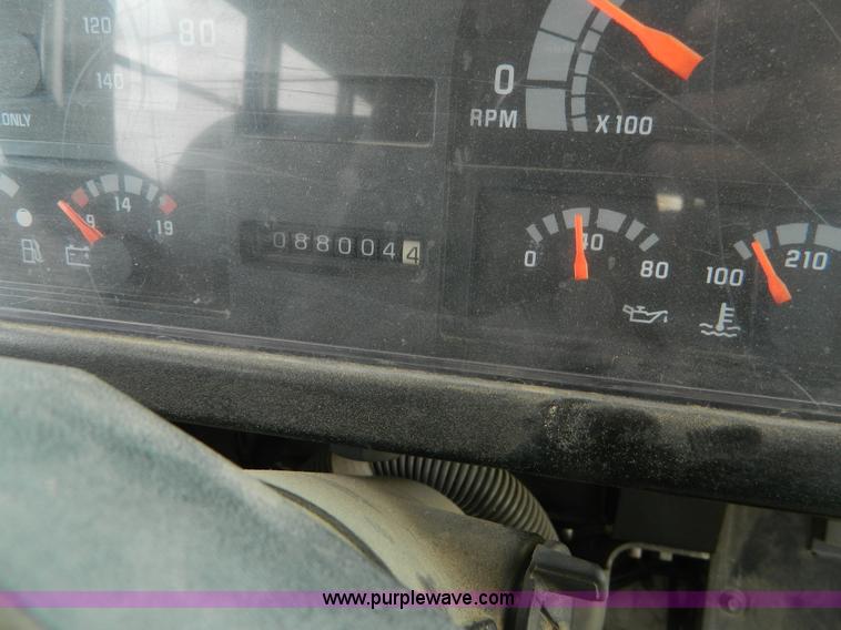 image for item K8138 1995 Blue Bird B7 school bus