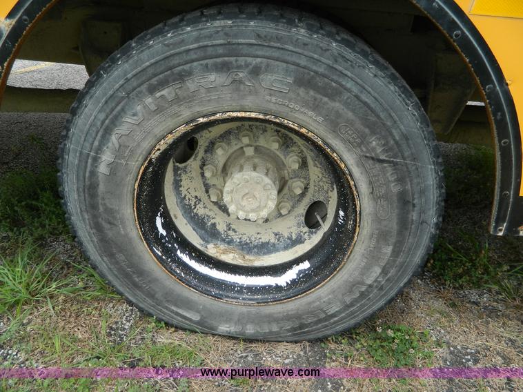 image for item K8139 1996 Blue Bird B800 school bus