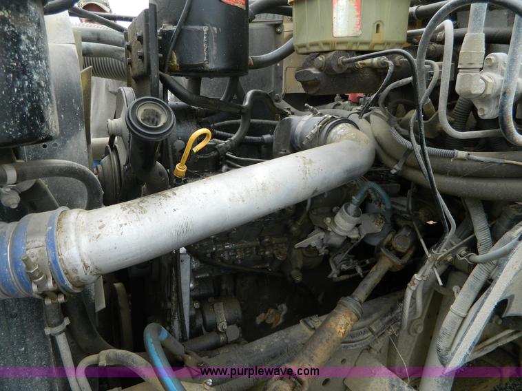 image for item K8139 1996 Blue Bird B800 school bus