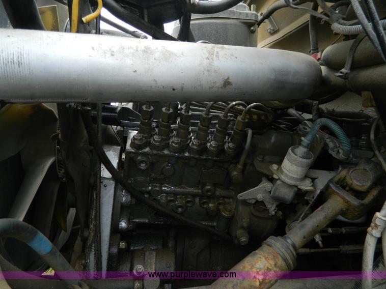 image for item K8139 1996 Blue Bird B800 school bus