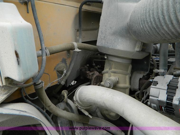 image for item K8139 1996 Blue Bird B800 school bus