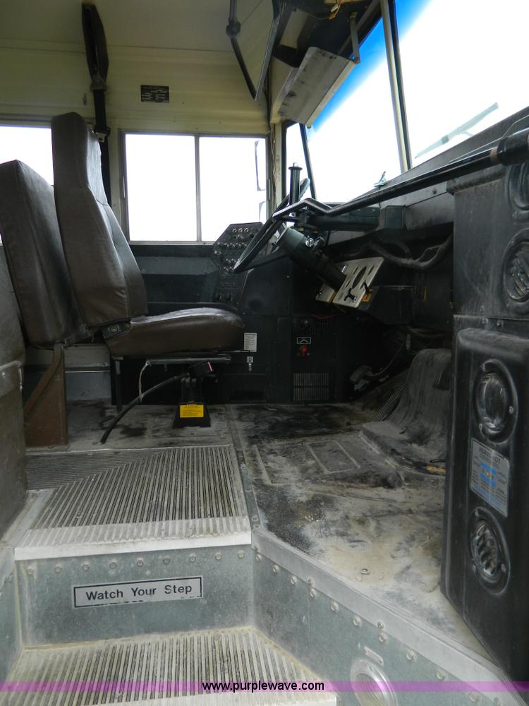 image for item K8139 1996 Blue Bird B800 school bus