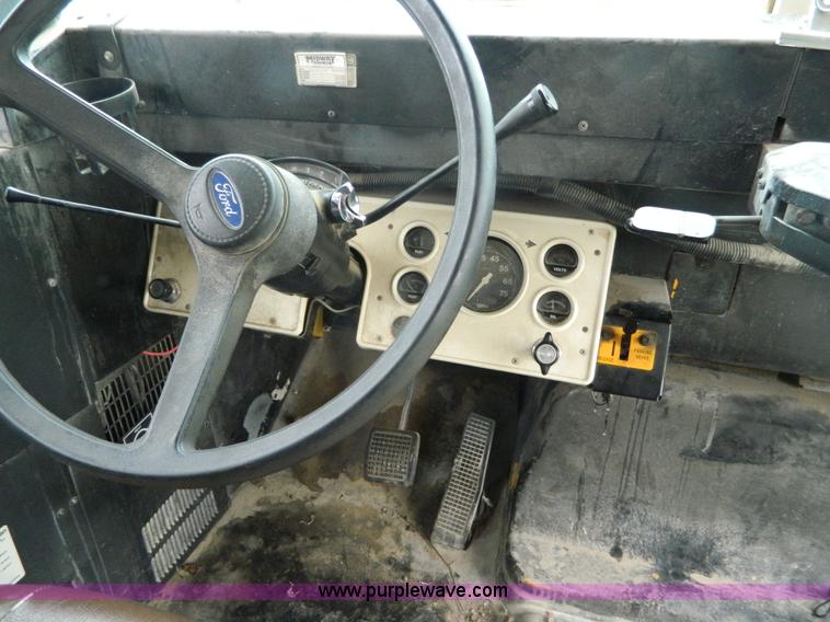 image for item K8139 1996 Blue Bird B800 school bus