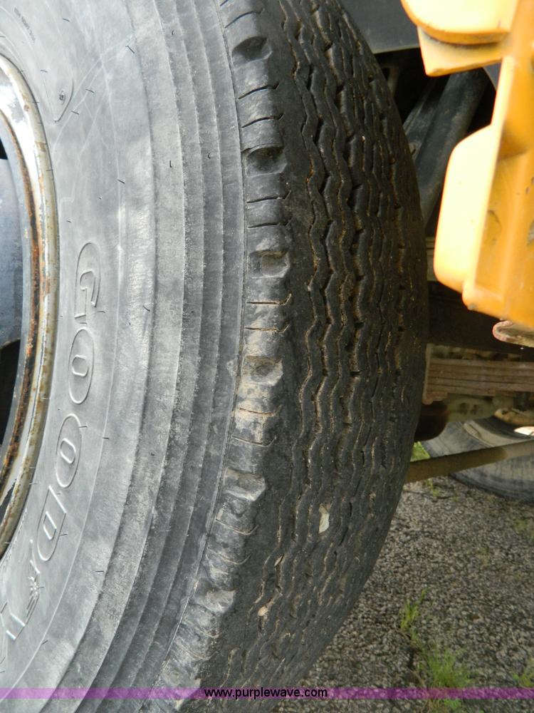 image for item K8140 1997 Ford Carpenter school bus