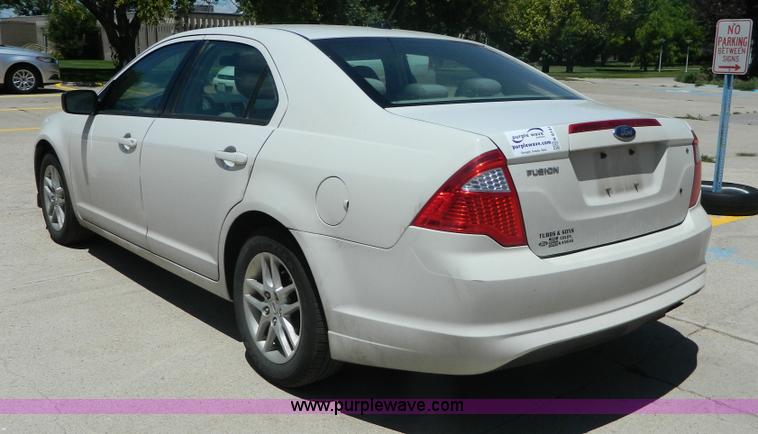 image for item K8141 2010 Ford Fusion S
