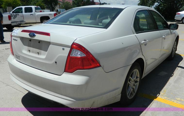 image for item K8141 2010 Ford Fusion S