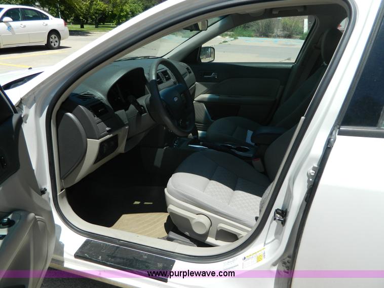 image for item K8141 2010 Ford Fusion S