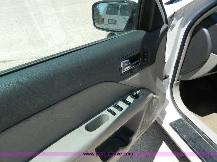 image for item K8141 2010 Ford Fusion S