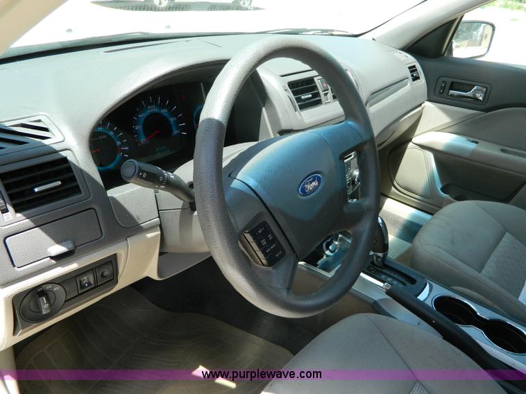image for item K8141 2010 Ford Fusion S