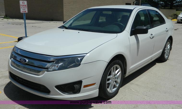 image for item K8142 2010 Ford Fusion S