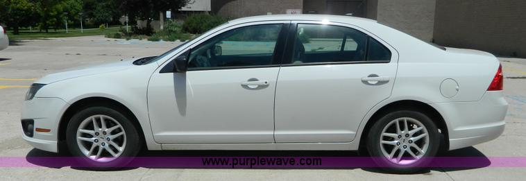 image for item K8142 2010 Ford Fusion S