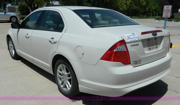 image for item K8142 2010 Ford Fusion S